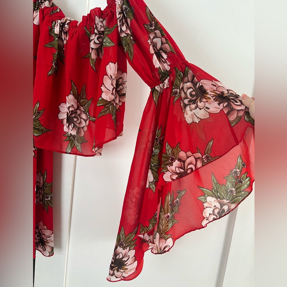 🛍️ Red Floral Off Shoulder Blouse Size M
